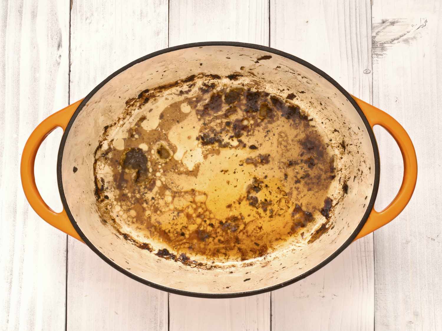 Learn how to Clear a Casserole Dish With out Harsh Cleaners